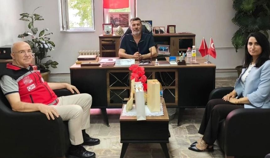 Müdür Kumaş'tan, Şehit ve Gazi Aileleri Derneğini Ziyaret