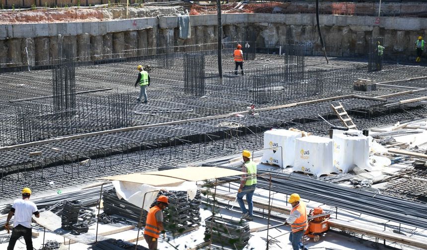 Lüleburgaz'da Katlı Otopark ve Hizmet Ofisleri Projesinde Çalışmalar Sürüyor