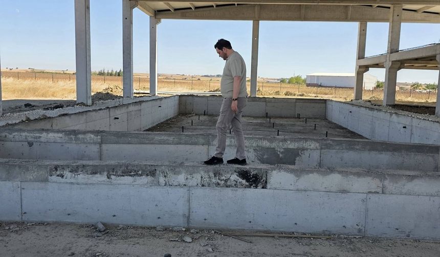 Pınarhisar’da Yüzme Havuzu Hızla Yükseliyor