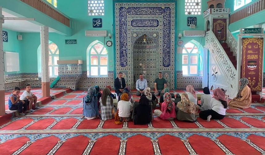 Kaymakam Özderin'den Yaz Kur'an Kursuna Ziyaret
