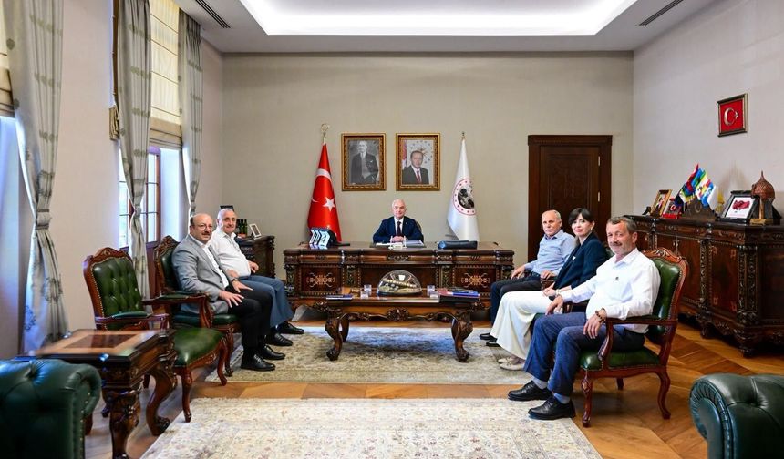 Vali Uğur Turan, Konuklarını Valilik Makamında Ağırladı
