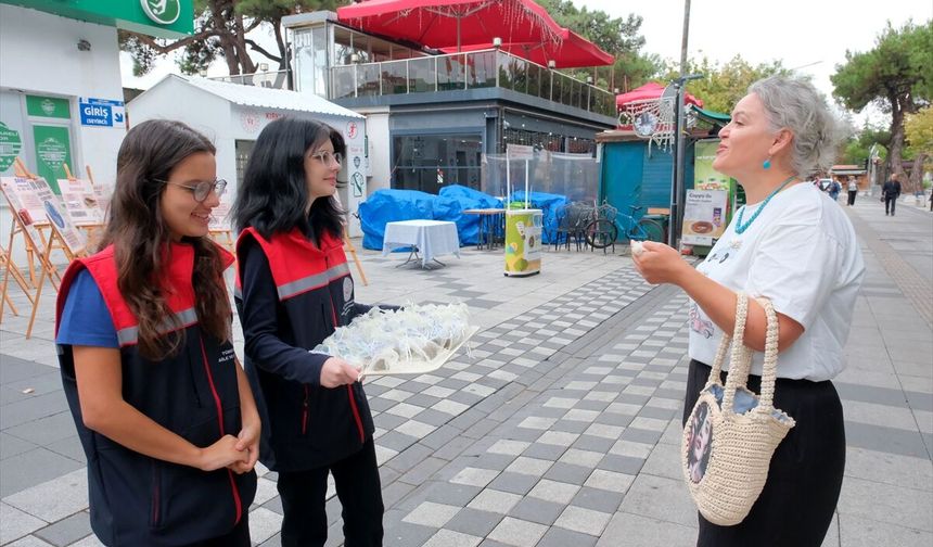 Kırklareli'nde Çocuklar İklim Değişikliğine Dikkati Çekmek İçin Tohum Dağıttı