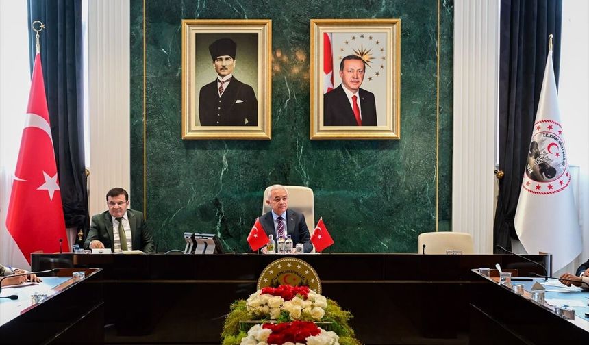 Vali Turan, Vatandaşlarla Bir Araya Geldi