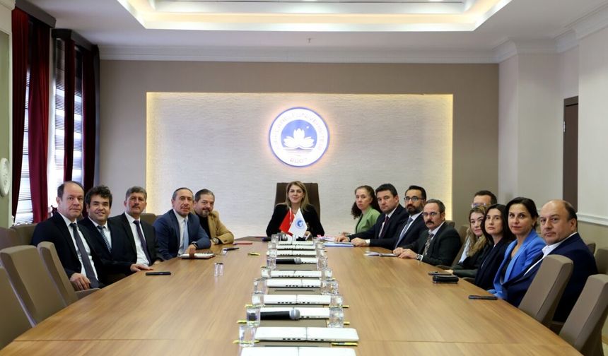 KLÜ’de Yönetim Kurulu Toplantısı Düzenlendi